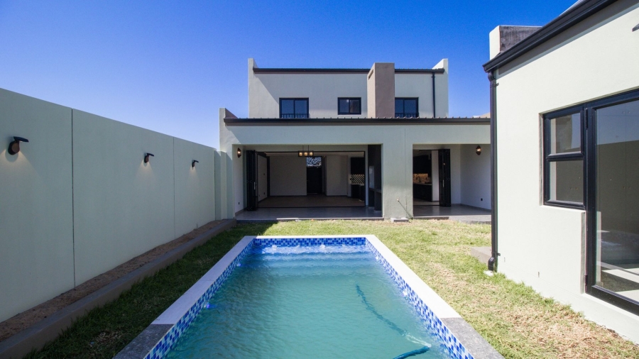 4 Bedroom Property for Sale in Sandown Western Cape